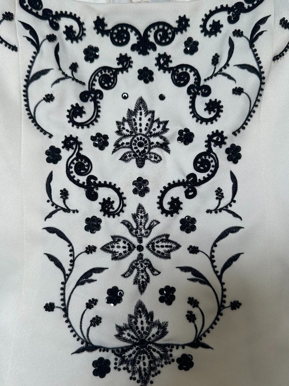 Vintage Sandra Darren Ivory & Black Beaded Embroidered Tank Top Size 8 🖤✨ - Picture 3 of 9